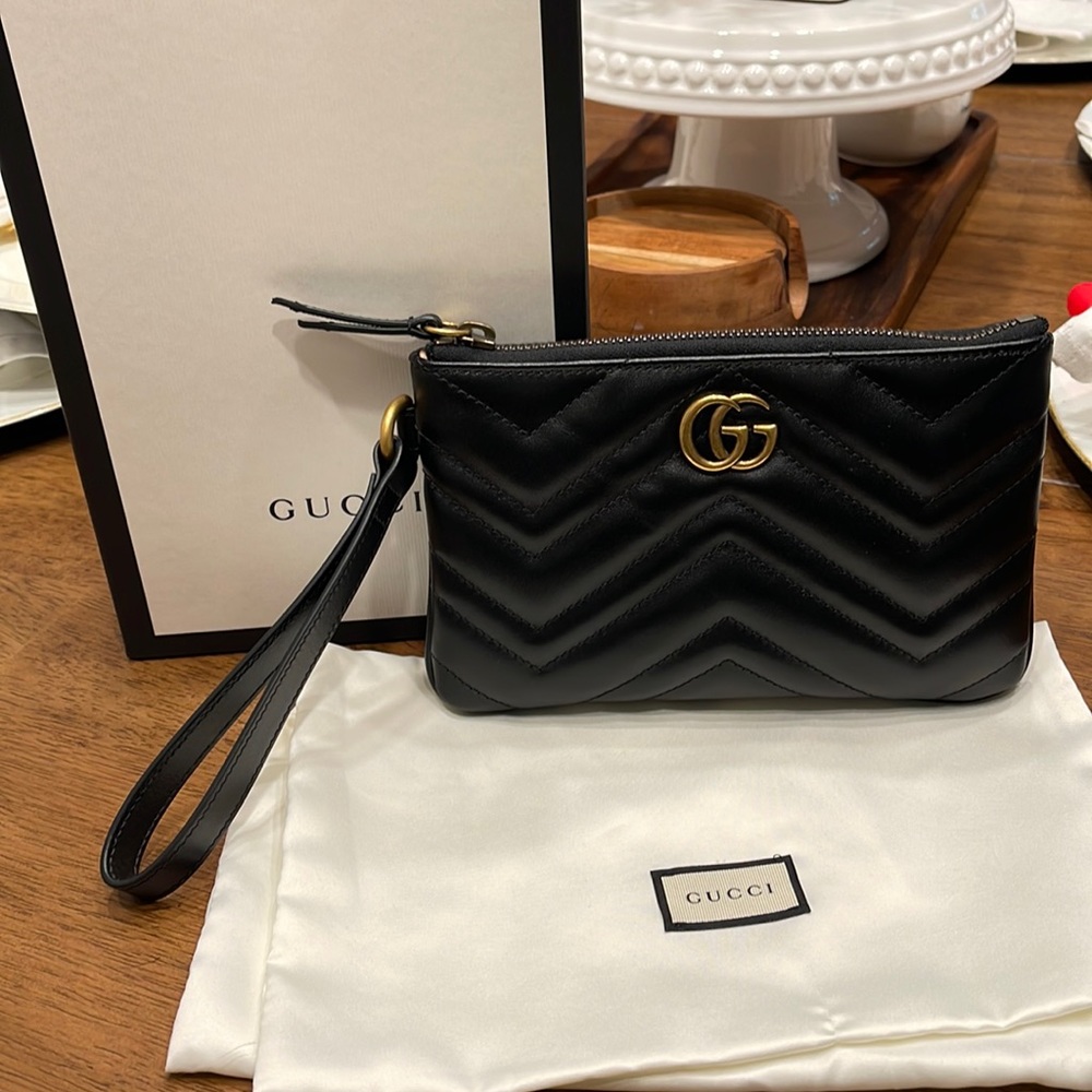 GUCCI GG MARMONT quilted wristlet